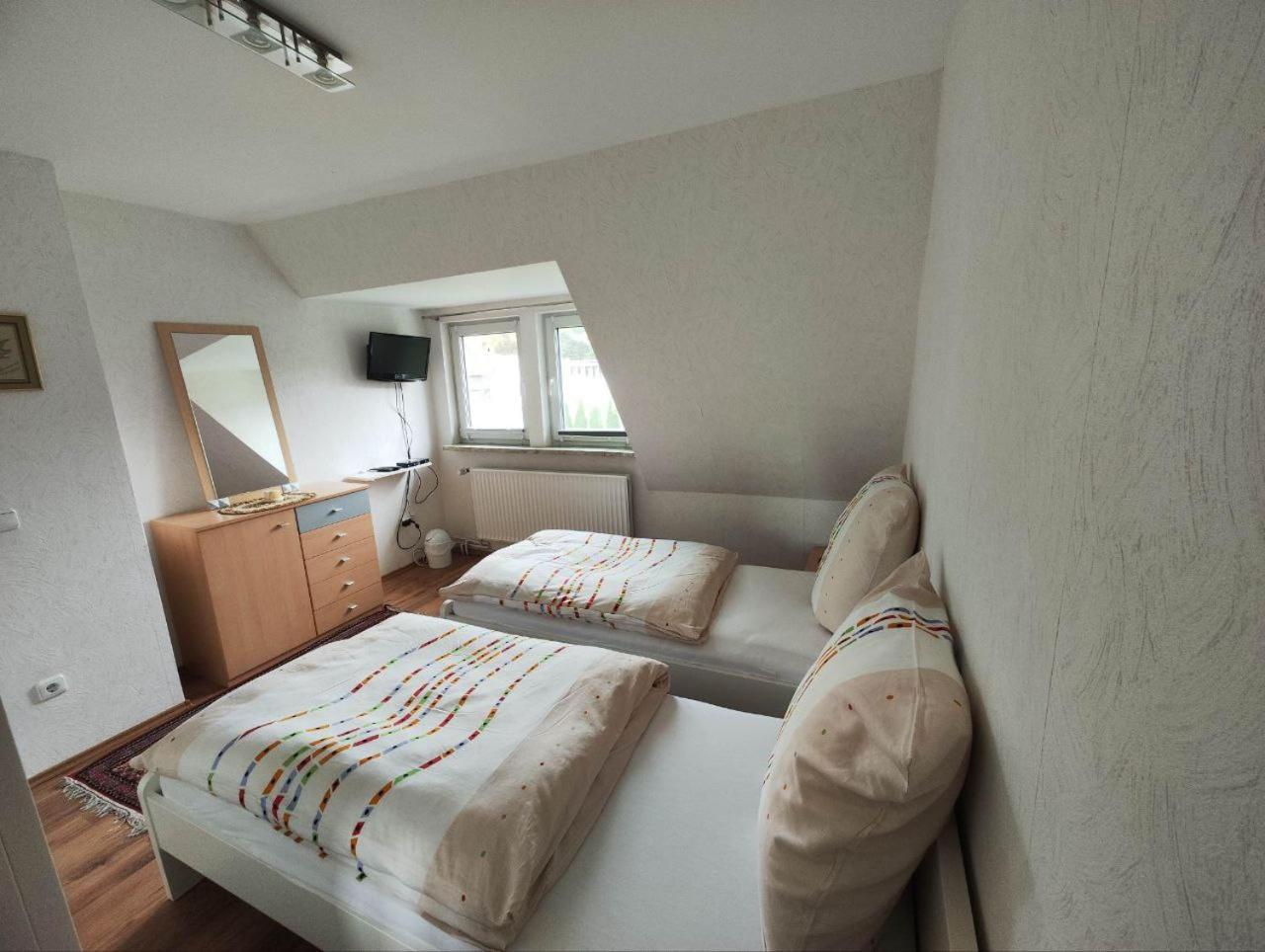 Schickes 110Qm Ferienhaus In Naehe Vw, Messe,Dez Und Orangerie Kassel Kültér fotó