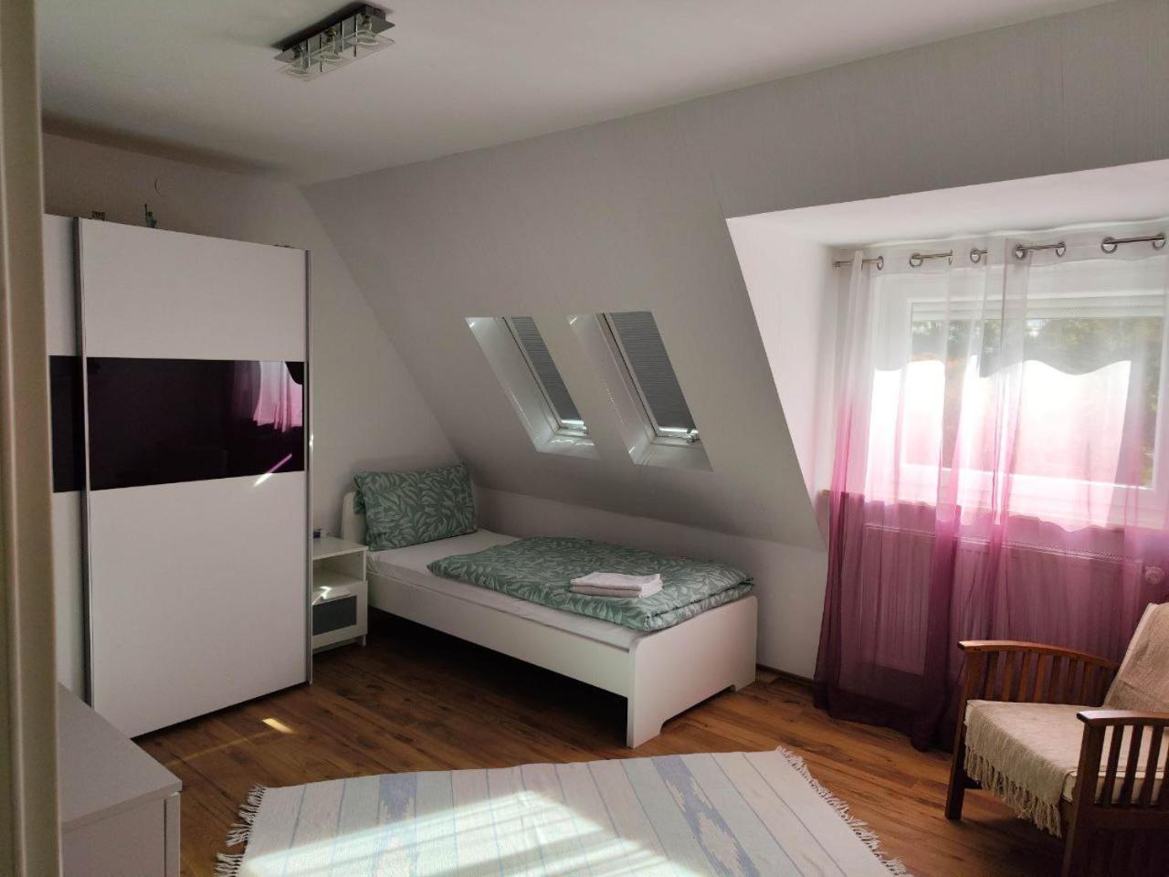 Schickes 110Qm Ferienhaus In Naehe Vw, Messe,Dez Und Orangerie Kassel Kültér fotó
